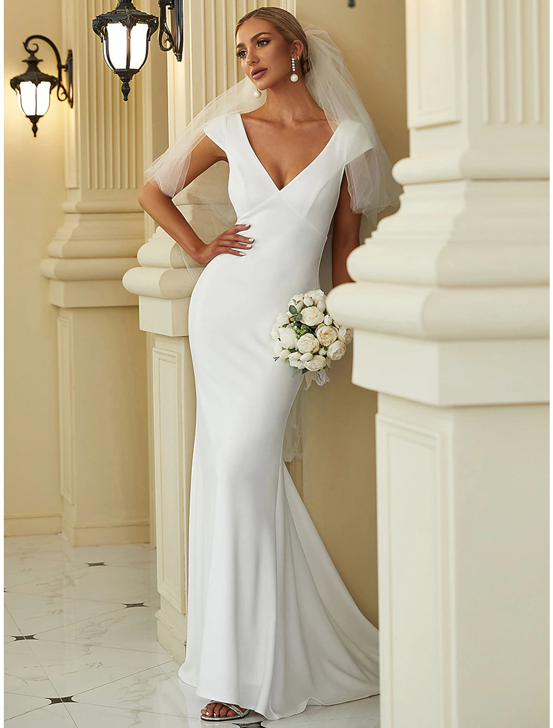 Abiti da sposa casual da ricevimento, a sirena/tromba, con scollo a V, maniche a cappuccio, strascico a spazzola, abiti da sposa in tessuto con drappeggio, tinta unita, abbigliamento estivo da donna per feste di matrimonio