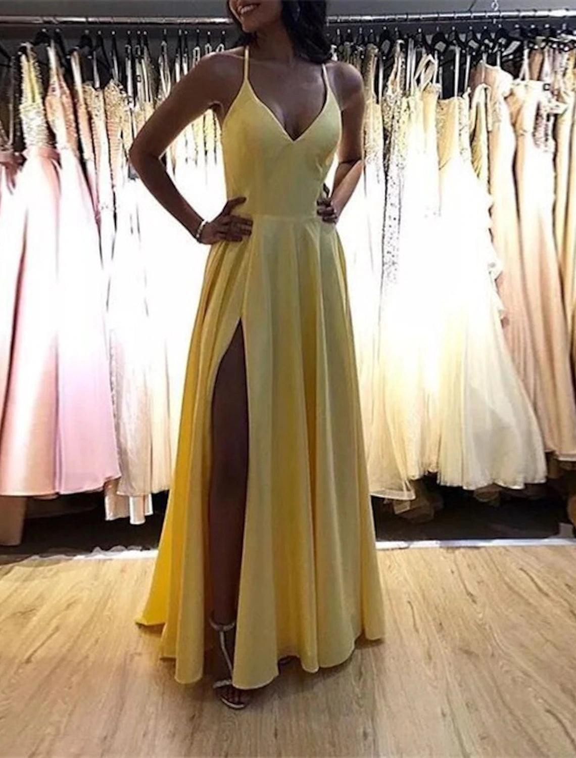 Abiti da sposa a trapezio, abiti da damigella d'onore, sexy, con spalline sottili, senza maniche, in raso, con cravatta nera, lunghezza al pavimento