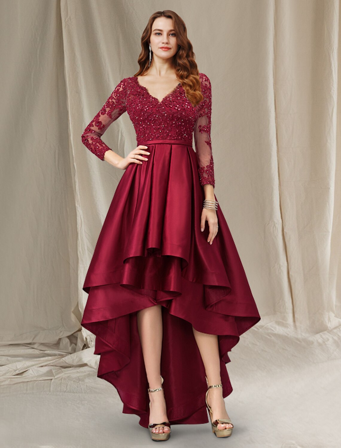 Abito da madre della sposa a trapezio, elegante e lussuoso, con scollo a V asimmetrico, lunghezza al pavimento, in raso, pizzo, mezze maniche con applicazioni di perline.