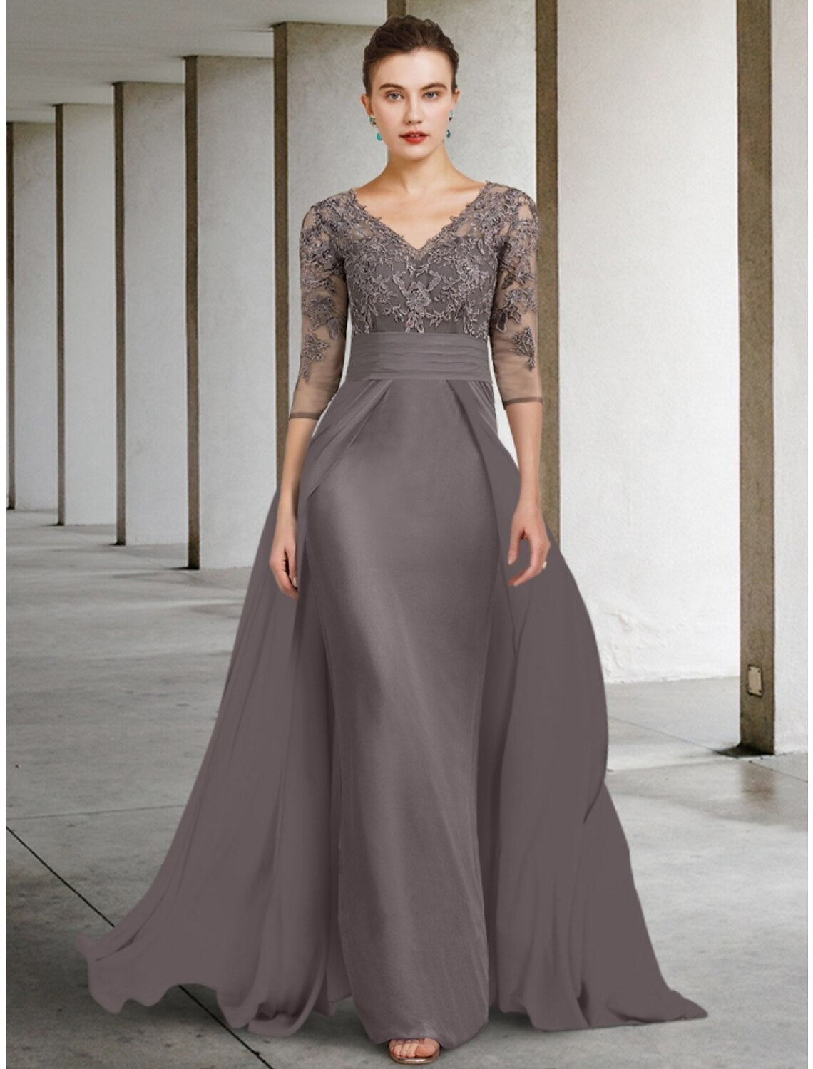 Abito da cerimonia per la madre della sposa, a trapezio, elegante, con scollo a V, lunghezza al pavimento, in chiffon, pizzo, mezza manica, con arricciature, tinta unita