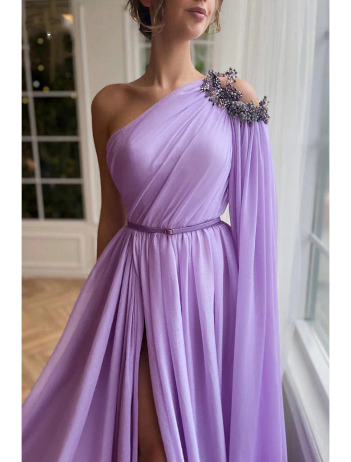 Abito da sera a trapezio, elegante, formale, da invitato a nozze, con strascico a spazzola, senza maniche, monospalla, mantelle in chiffon con spacco, scialle