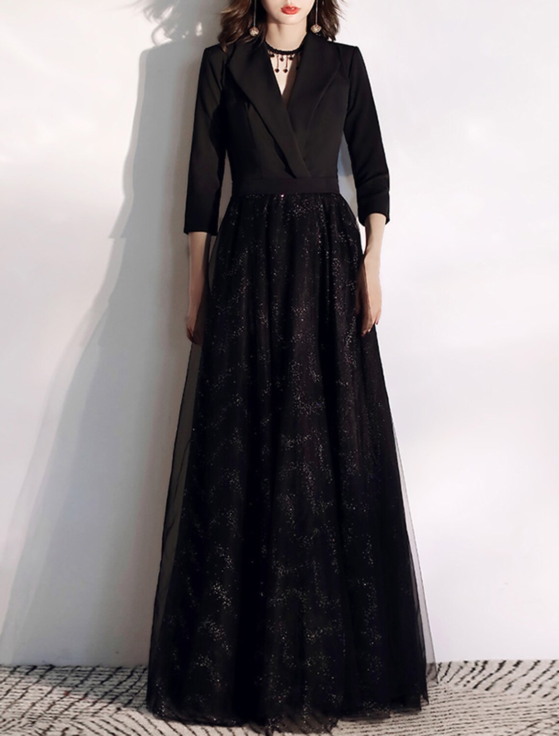 Abito da sera formale da sposa elegante e scintillante, a trapezio, con scollo a V, maniche a 3/4, lungo fino al pavimento, in tulle con fascia/nastro e paillettes