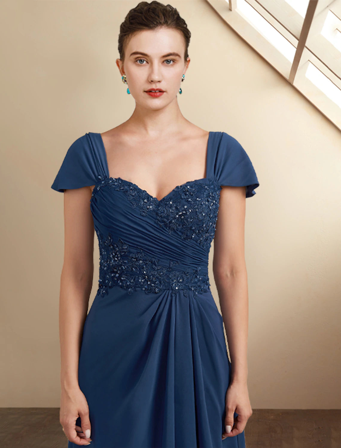 Vestido de madre de la novia de corte A para invitada de boda, elegante, alto bajo, escote cuadrado, asimétrico, largo hasta la rodilla, de gasa, encaje, manga corta, chal de otoño incluido, con apliques de lentejuelas, drapeado lateral