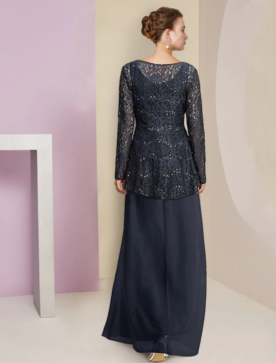 Abito da cerimonia per la madre della sposa, a trapezio, elegante, con scollo a barchetta, asimmetrico, lunghezza tè, in chiffon, pizzo, maniche lunghe, pieghe e arricciato.