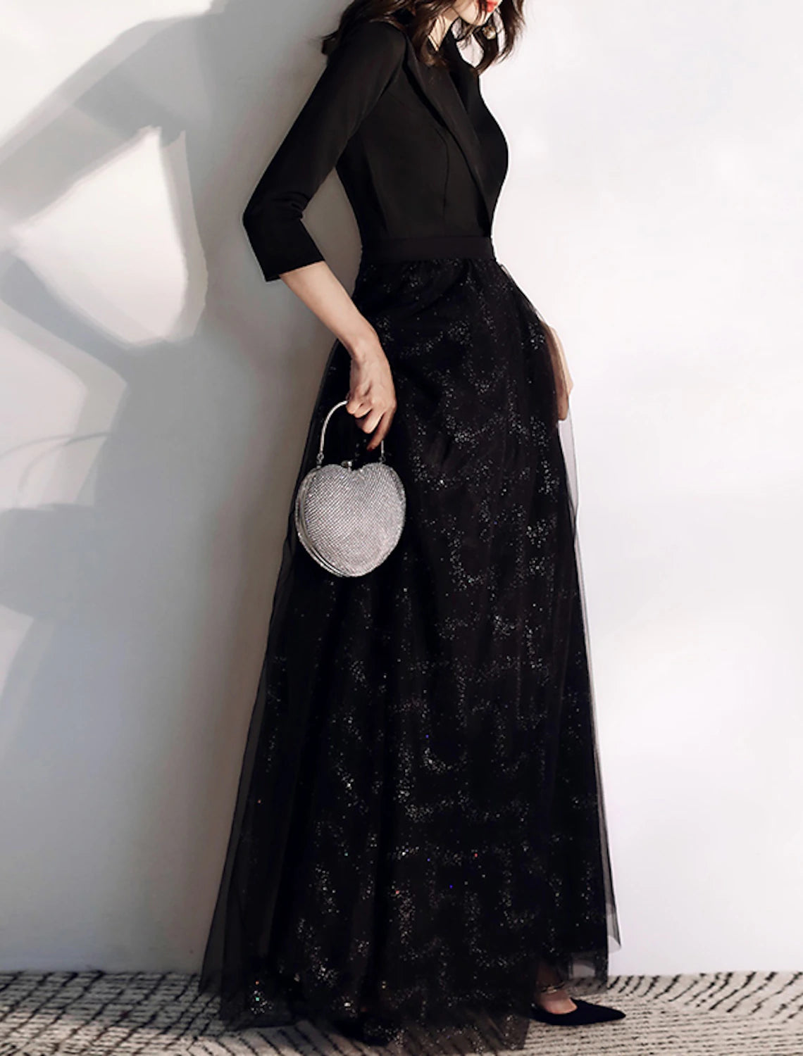 Abito da sera formale da sposa elegante e scintillante, a trapezio, con scollo a V, maniche a 3/4, lungo fino al pavimento, in tulle con fascia/nastro e paillettes