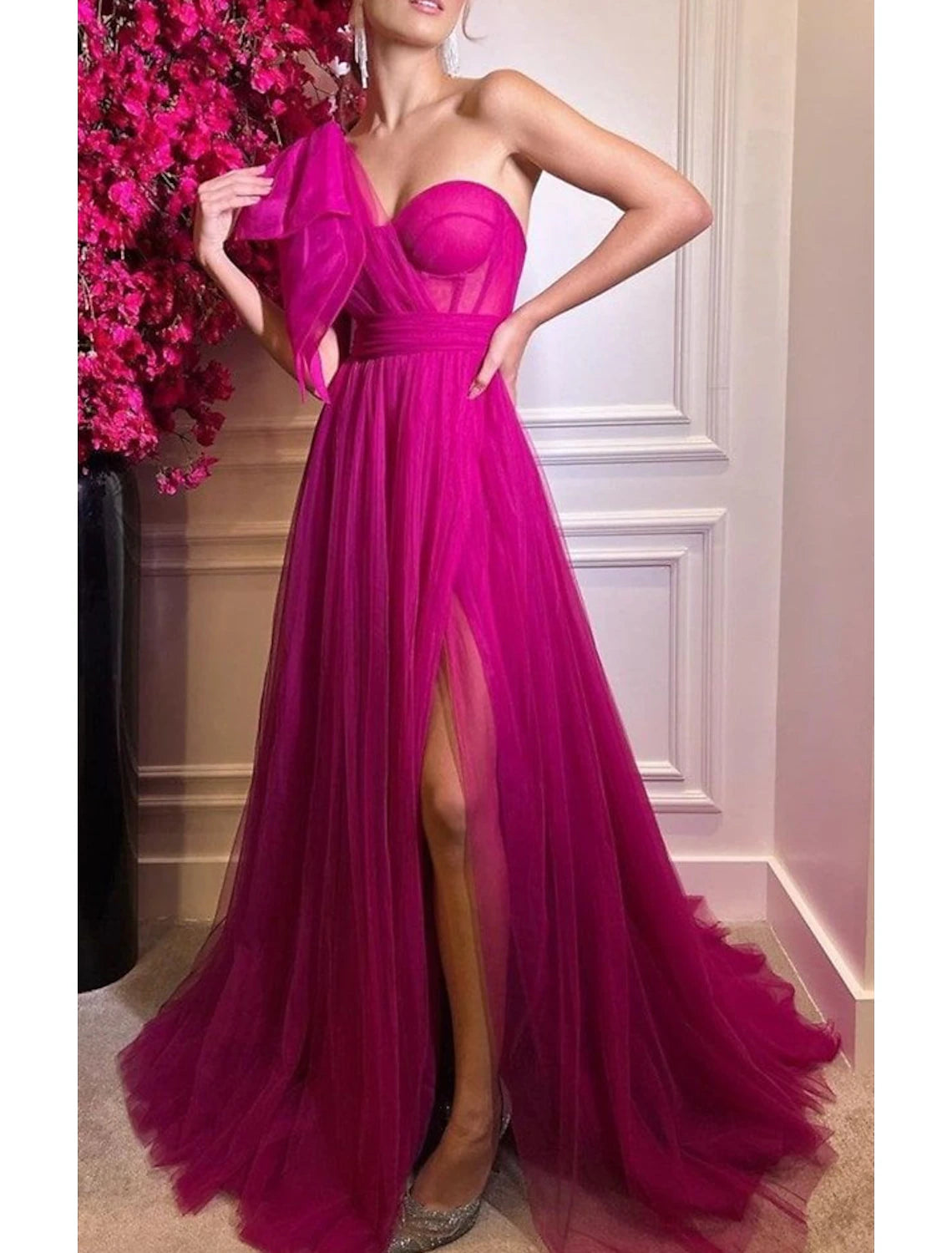 Vestido de fiesta de corte A, sexy, para bodas, fiestas, cumpleaños, cola de corte, sin mangas, un hombro, de tul con lazo(s), abertura, 2025