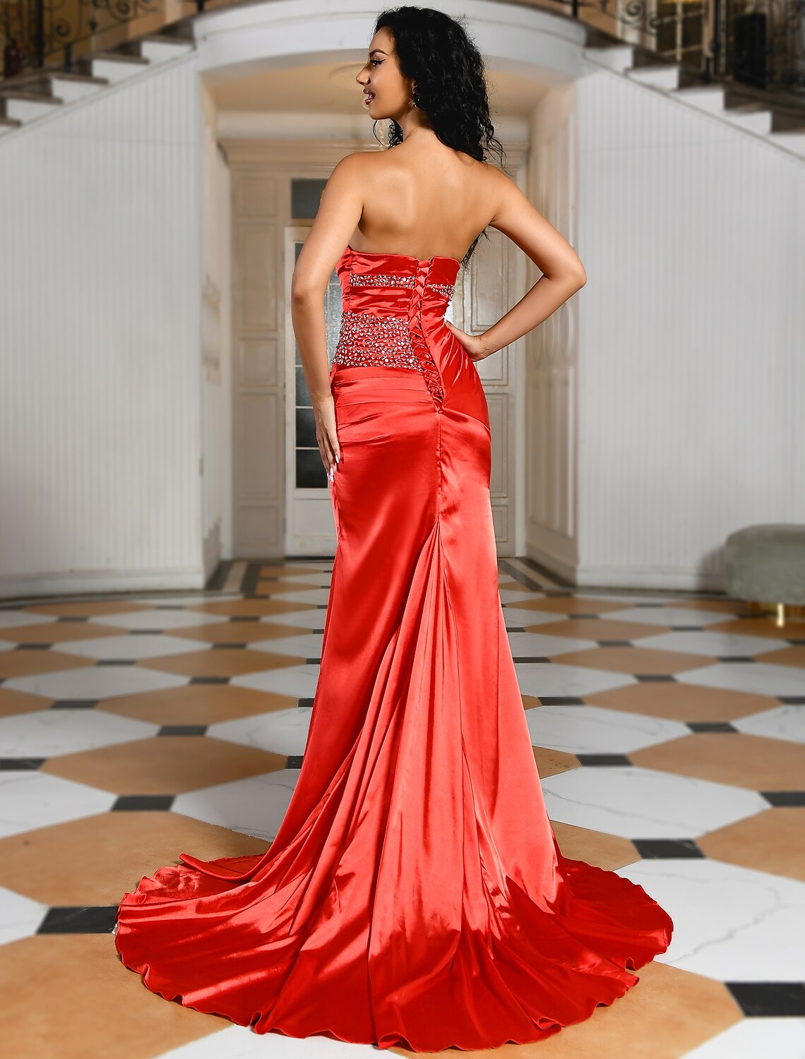 Vestido de sirena elegante para invitada de boda, de Navidad, rojo y verde, formal, de noche, sin tirantes, sin mangas, con cola de barrido y satén con cristales.