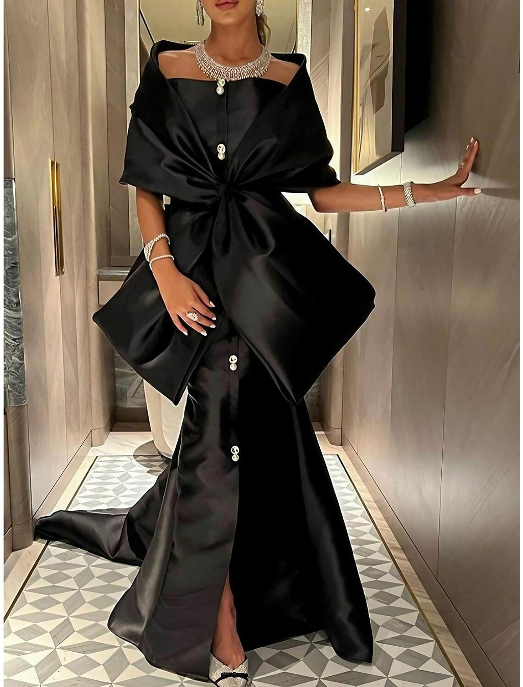 Vestido de noche elegante de sirena/trompeta, vestido formal de corte, cola, media manga, hombros descubiertos, satén con lazo(s) y abertura