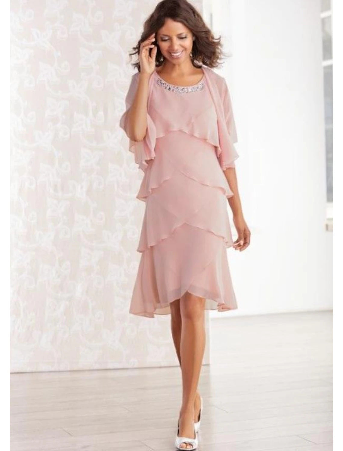 Vestido de dos piezas tipo tubo/columna para madre de la novia, elegante, para invitadas a bodas de otoño, con escote redondo alto y bajo, asimétrico, largo hasta la rodilla, de gasa, sin mangas, cruzado incluido con capa