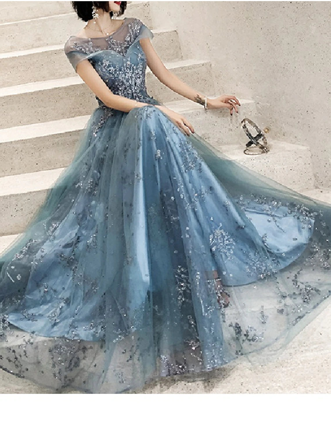 Abito da cerimonia per la madre della sposa, a trapezio, elegante, con scollo gioiello, lunghezza al pavimento, in tulle, maniche corte con applicazioni a pieghe