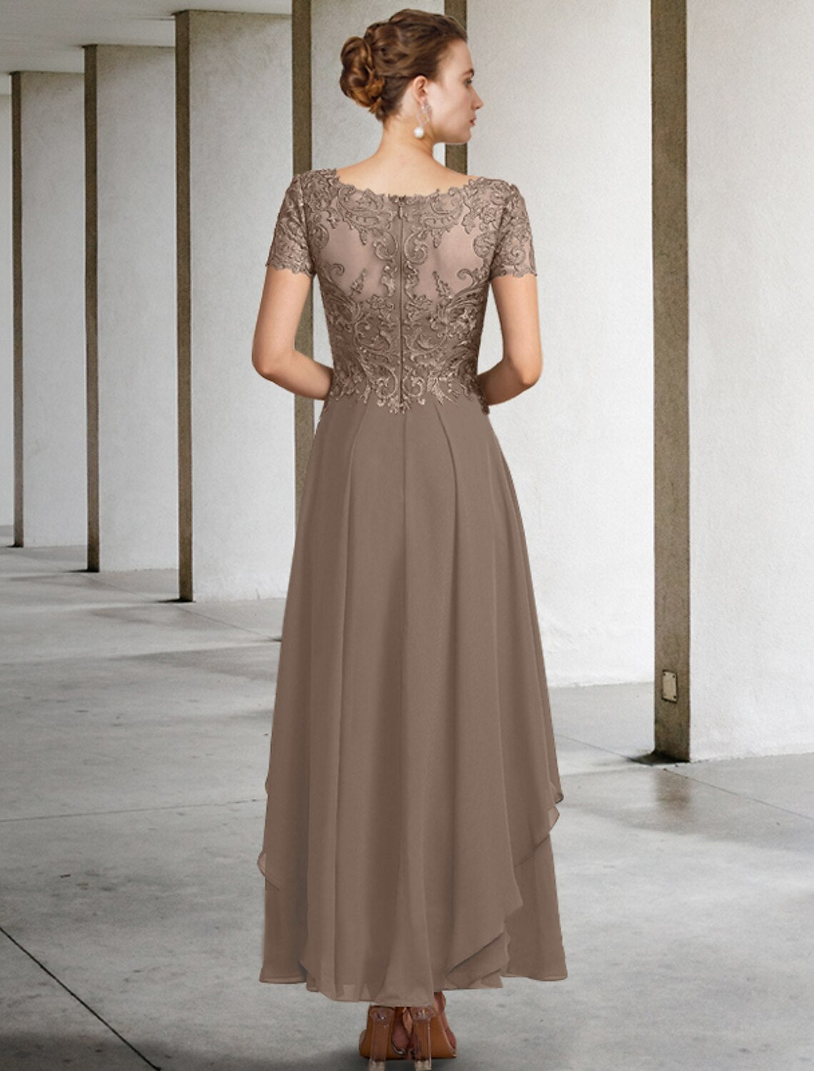 Abito da madre della sposa a trapezio, elegante, con scollo a V, lunghezza alla caviglia, in chiffon, pizzo, maniche corte con applicazioni.