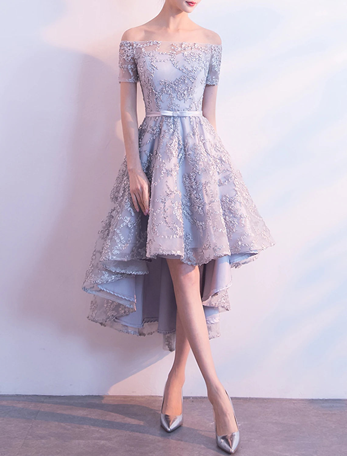 Vestidos de cóctel de corte A, elegantes, para invitados de boda, de regreso a casa, asimétricos, de manga corta, con hombros descubiertos, de tul y lazos, con pliegues.