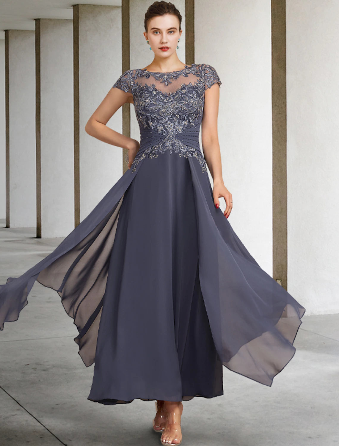 Vestido de dos piezas de corte A para madre de la novia, de talla grande, con curvas, elegante, para invitada de boda, cuello joya, largo hasta los tobillos, de gasa, encaje, manga corta, chal de otoño incluido con apliques fruncidos