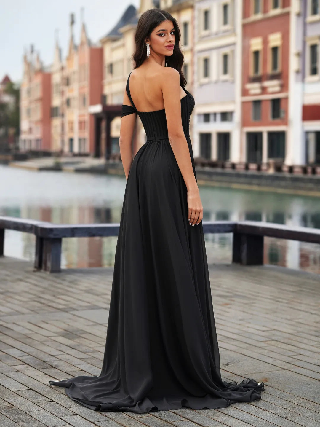 Elegant A-Line Sweetheart One-Shoulder Corset Back Train Prom Gown