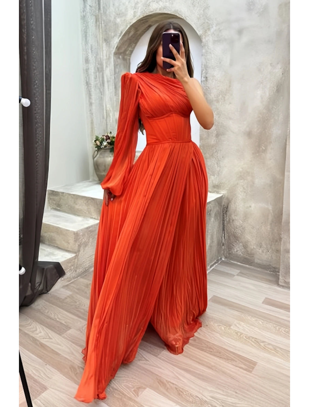 Abito da sera a trapezio con spacco alto, formale, autunnale, con strascico a ruota, manica lunga, monospalla, in chiffon con spacco a pieghe