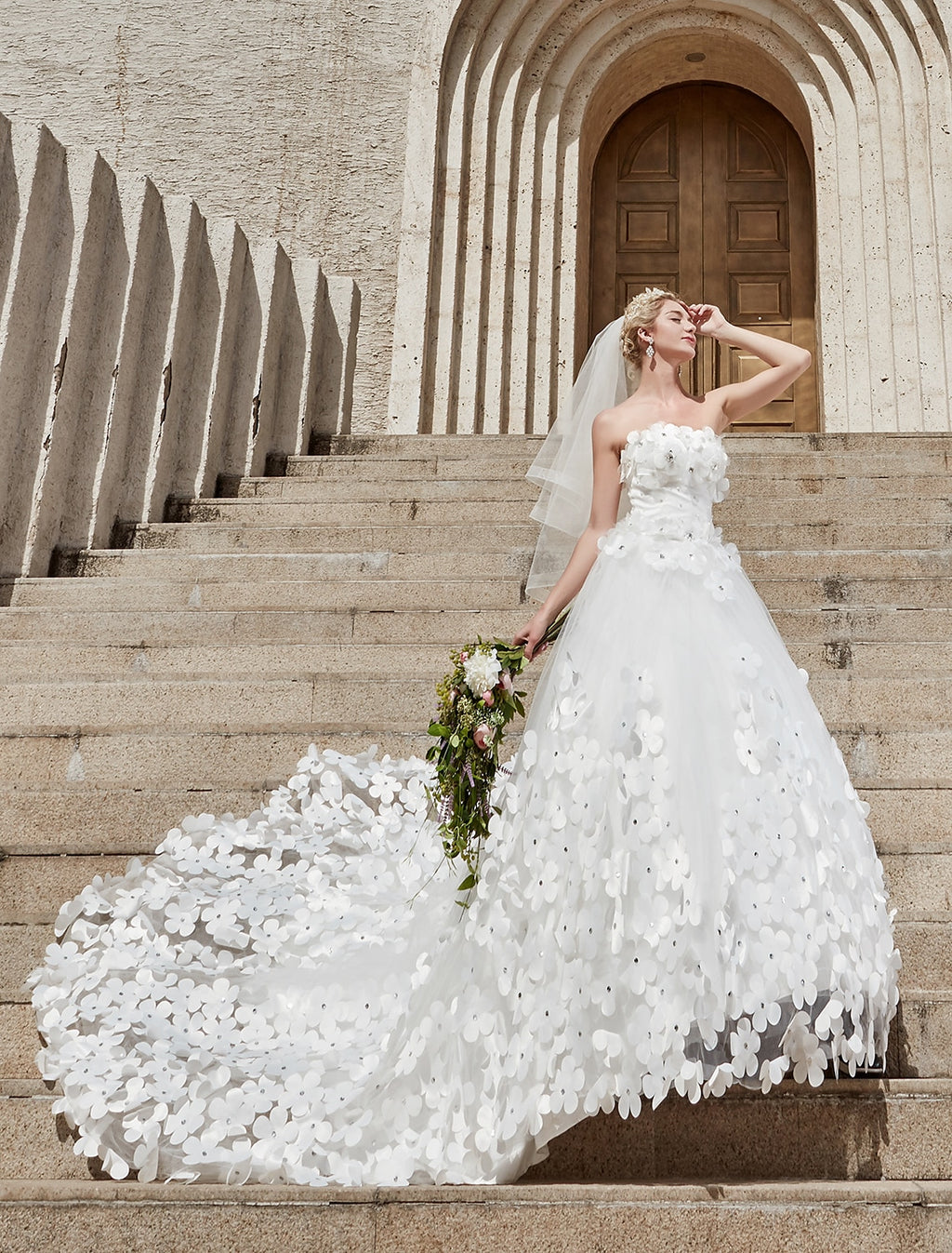 White Tulle A-Line Sweetheart Floor-Length Evening Dress with 3D Floral Appliques