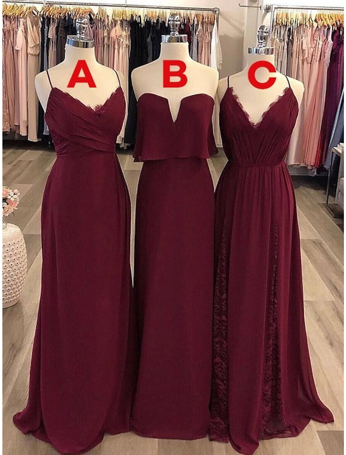 Abito da damigella d'onore a tubino/colonna, senza spalline/scollo a V, senza maniche, stile vintage, lunghezza pavimento, in chiffon con pizzo/arricciature