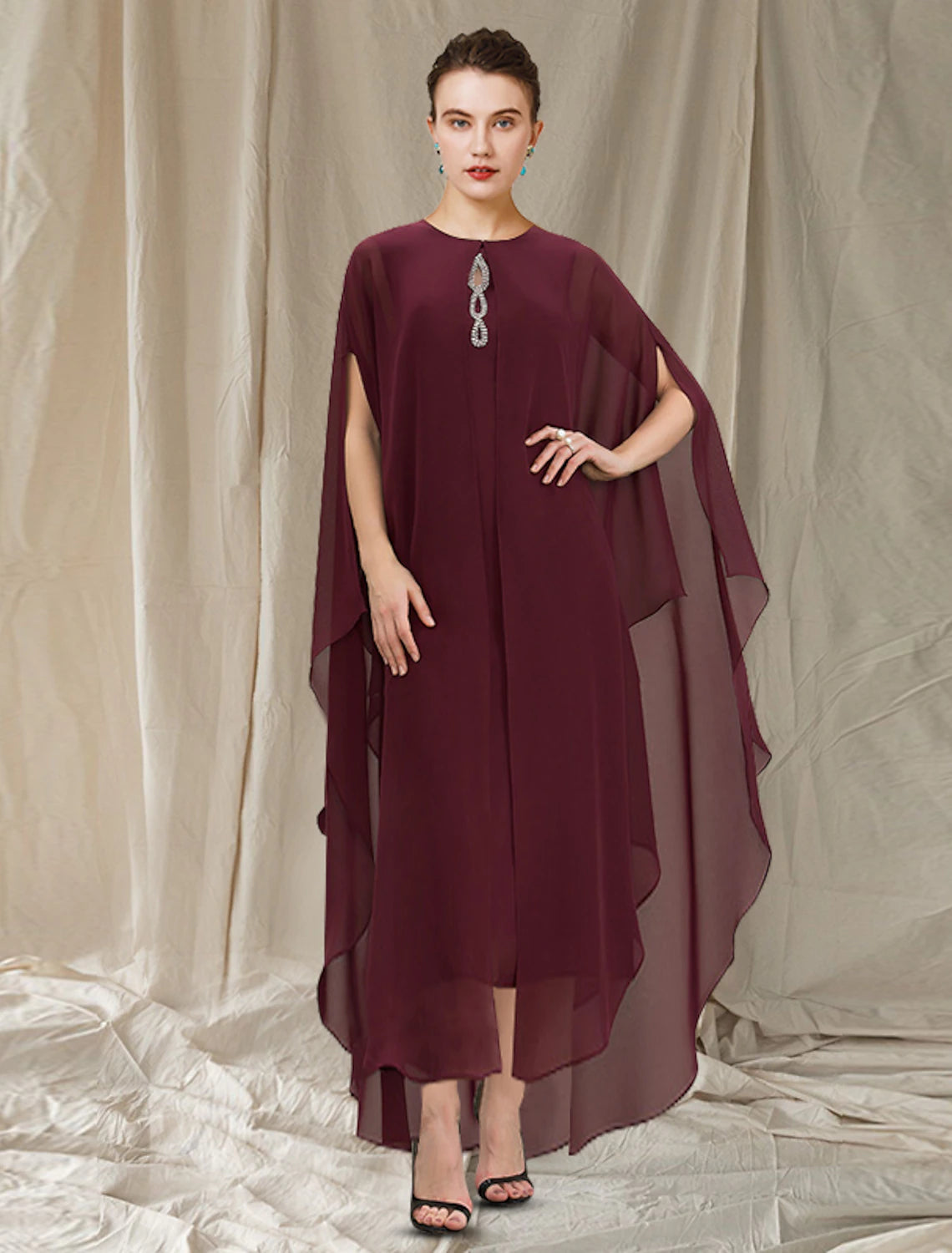 Vestido de madre de la novia de dos piezas, elegante, de corte tubo/columna, con escote joya, largo hasta la rodilla, de gasa, sin mangas y con cuentas