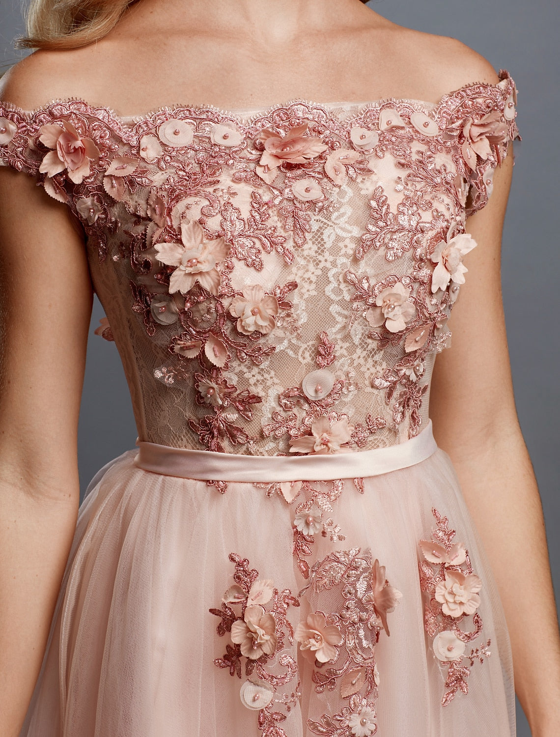 Vestido floral de corte A para invitada de boda, baile de graduación, cola larga/cortada, sin mangas, hombros descubiertos, tul sobre encaje con apliques