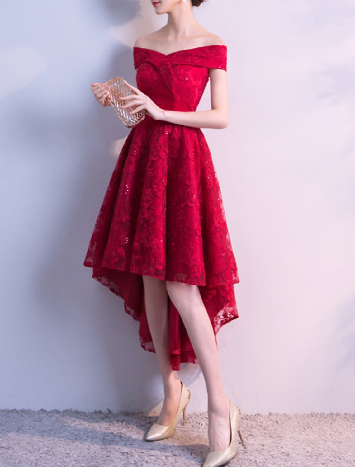 Vestidos de cóctel de corte A, elegantes vestidos de fiesta, vestidos de cóctel asimétricos de manga corta con hombros descubiertos, tul con pliegues y bordados