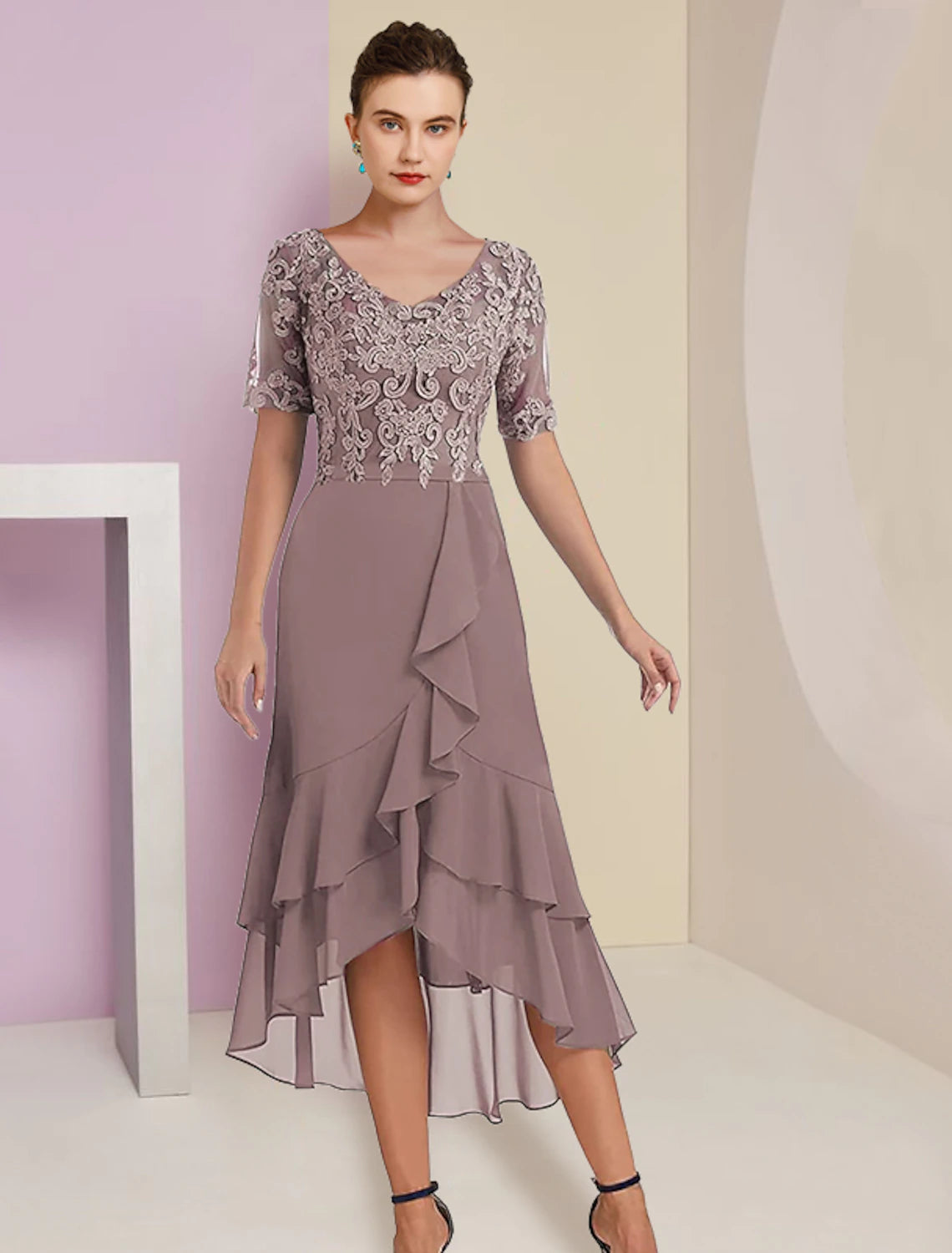Vestido de dos piezas de corte A para madre de la novia, para invitada de boda formal de otoño, elegante, con escote en V alto y bajo, asimétrico, largo hasta la rodilla, de gasa, con encaje, manga corta, mangas 3/4, cruzado incluido con apliques