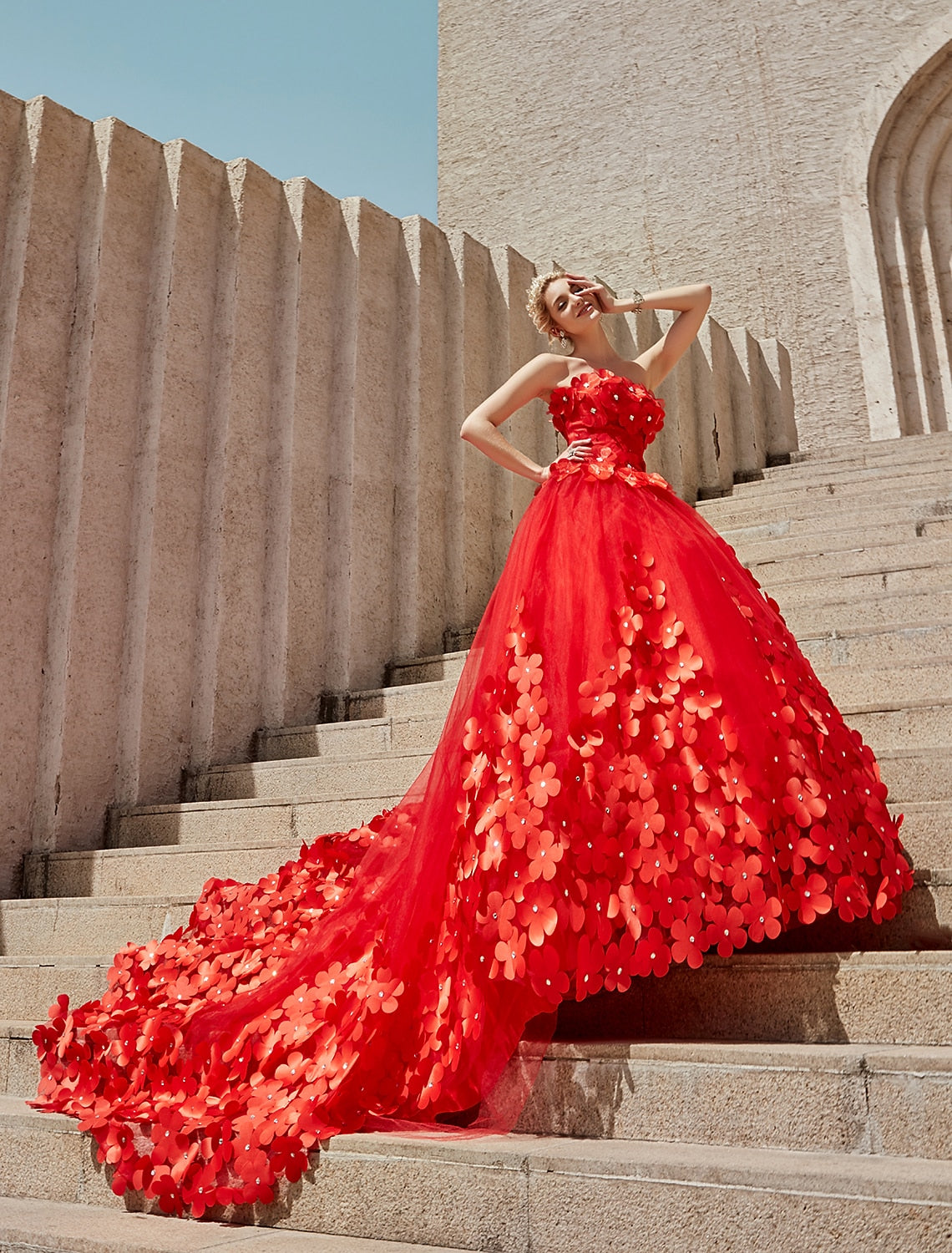 Vestidos de novia formales de compromiso con espalda abierta, vestido de baile, escote cuadrado, sin tirantes, cola capilla, vestidos de novia de encaje con cristales y flores