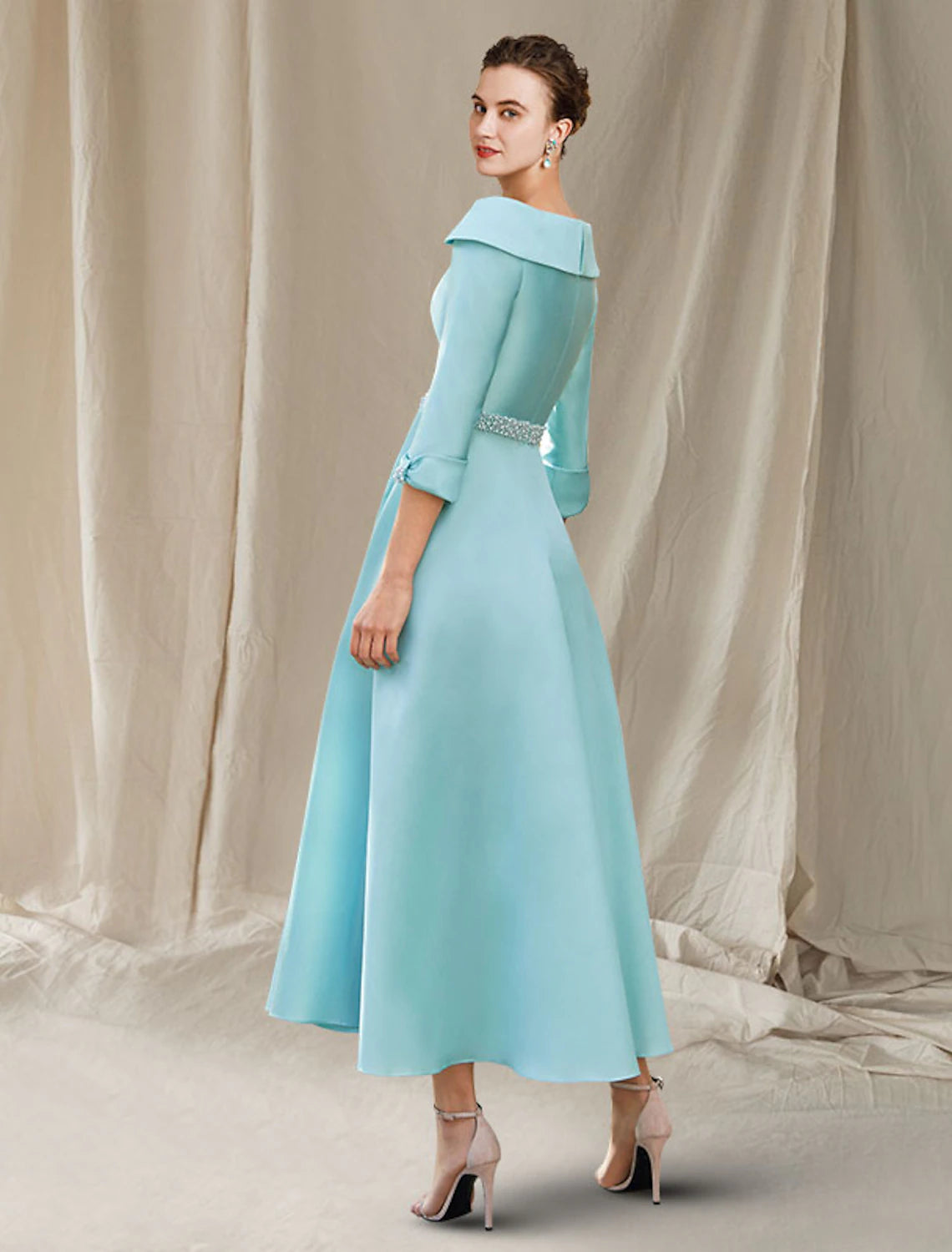 Abito da cerimonia per la madre della sposa, a trapezio, elegante e lussuoso, con scollo a barchetta, lunghezza alla caviglia, in raso, maniche a 3/4, con fascia/fiocco/i in nastro e perline.