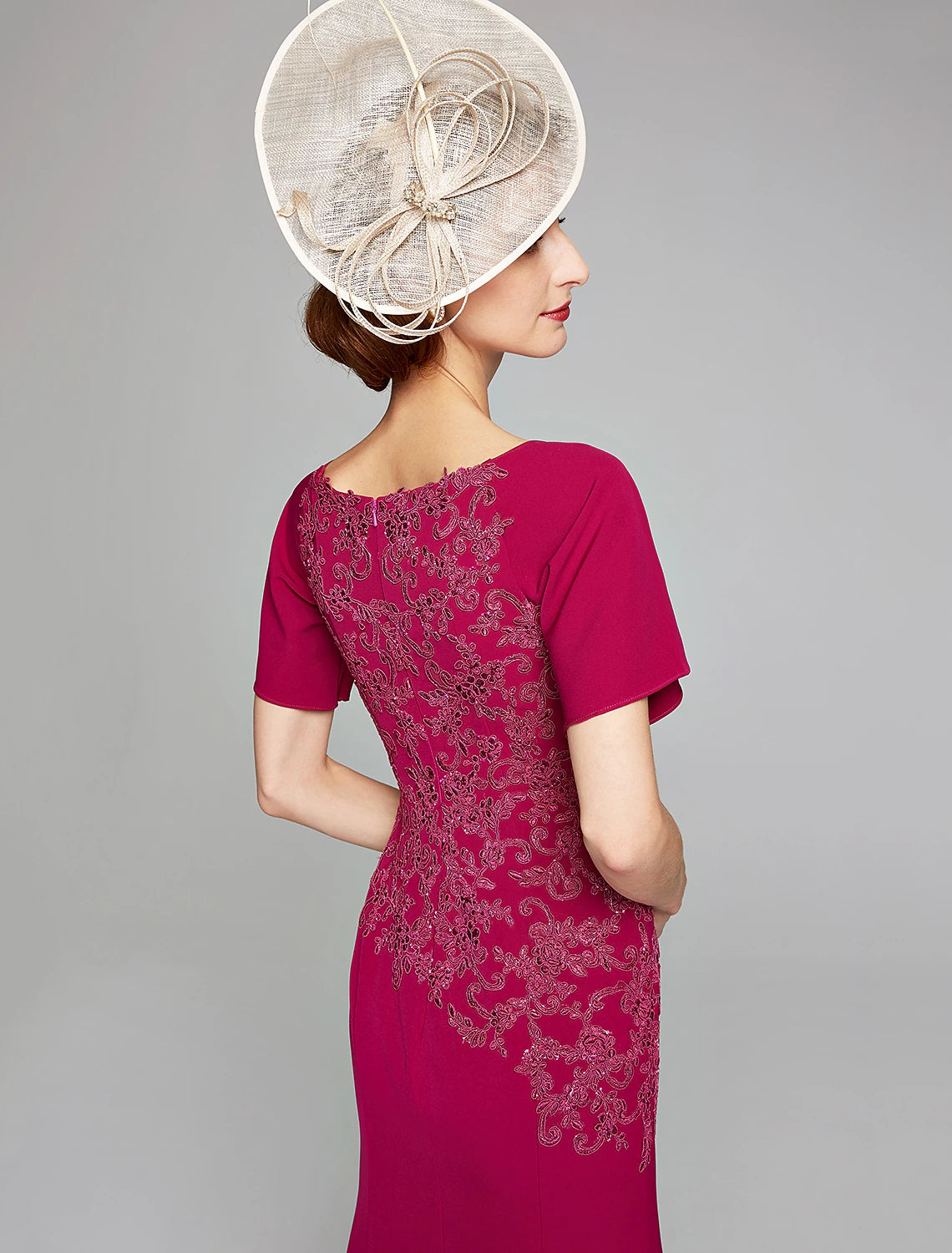 Abito da madre della sposa a sirena/tromba, scollo a barca, lunghezza pavimento, in chiffon e pizzo, maniche corte con spacco frontale in pizzo