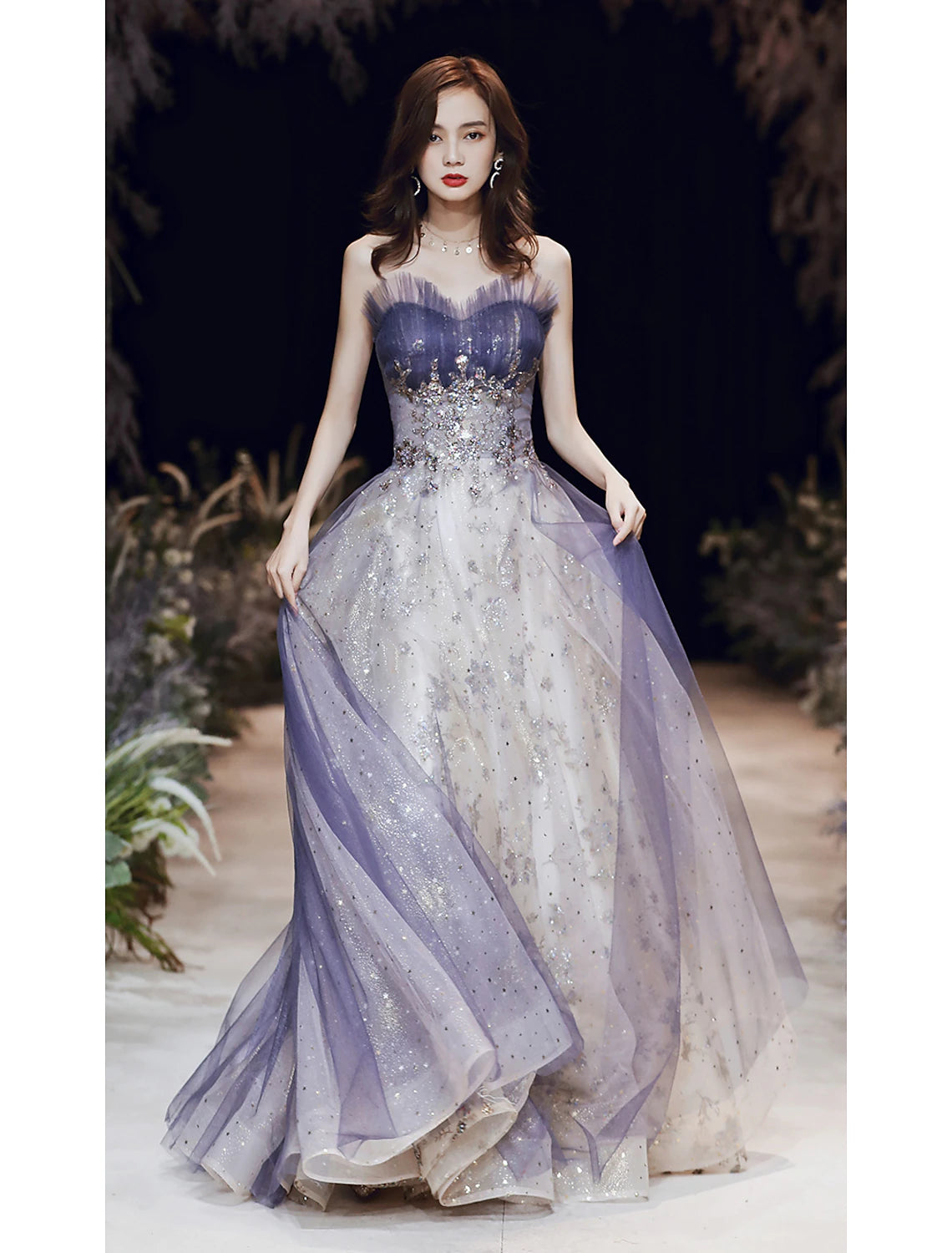 Vestido de noche formal elegante de fiesta para invitados de boda con brillo de línea A, sin tirantes, sin mangas, largo hasta el suelo, de satén con