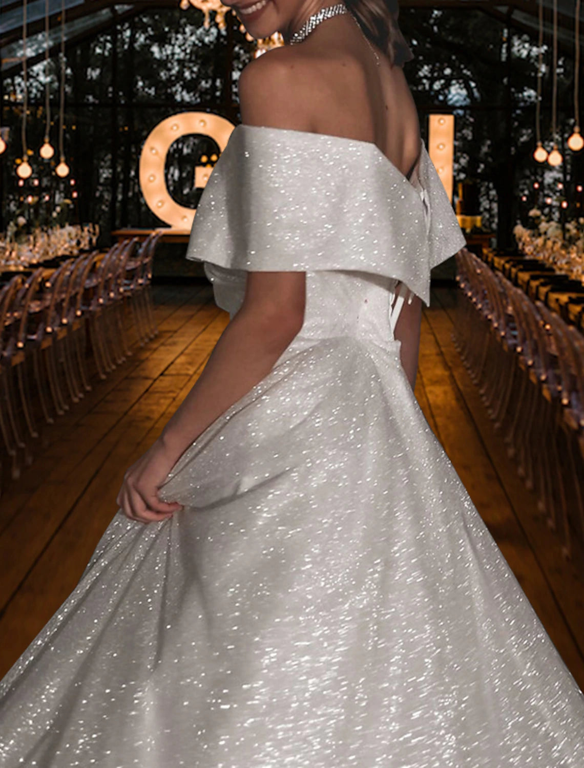 Vestidos de novia sencillos Hall Sparkle &amp; Shine, corte A, hombros descubiertos, mangas casquillo, cola larga y lentejuelas, color liso