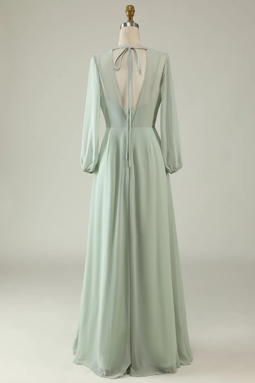 Vestido de invitada de boda de manga larga en color menta