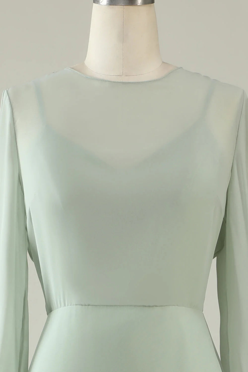 Vestido de invitada de boda de manga larga en color menta
