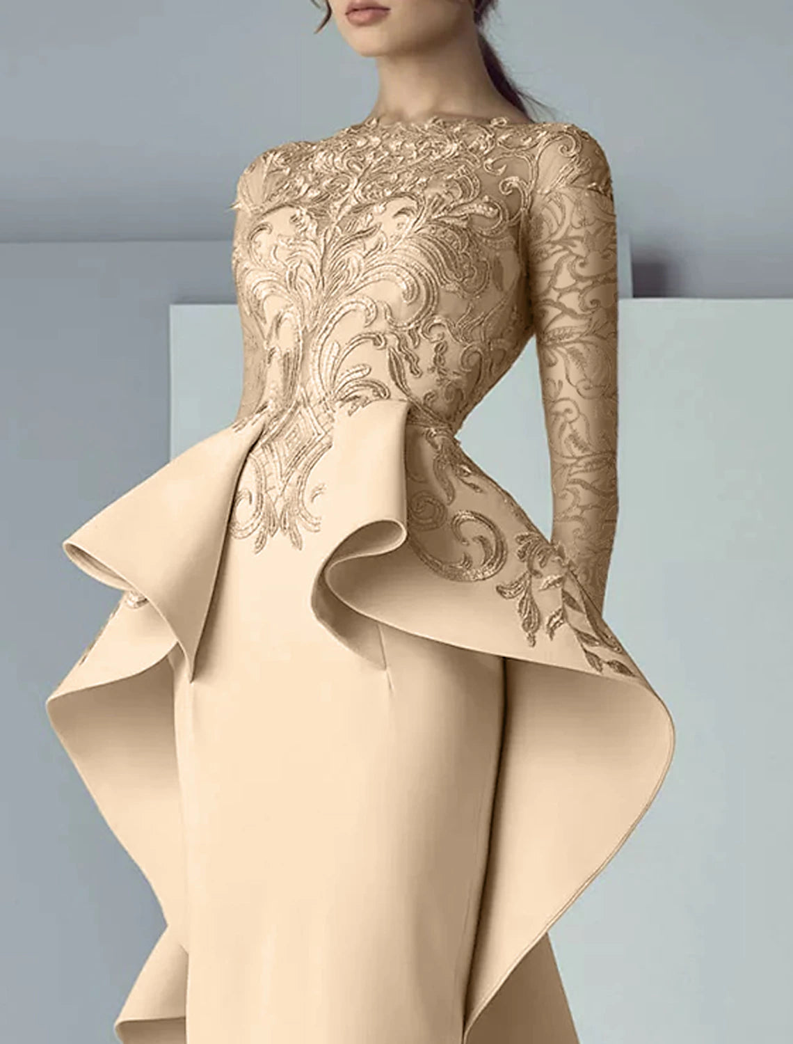 Abito da cerimonia per la madre della sposa, a tubino, elegante, con scollo a barchetta, lunghezza al pavimento, in pizzo, maniche lunghe con applicazioni di volant