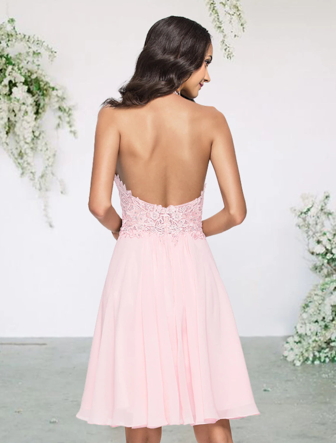 Abito da damigella d'onore a trapezio, senza maniche, corto/mini, sexy, in chiffon/pizzo con pieghe/applicazioni