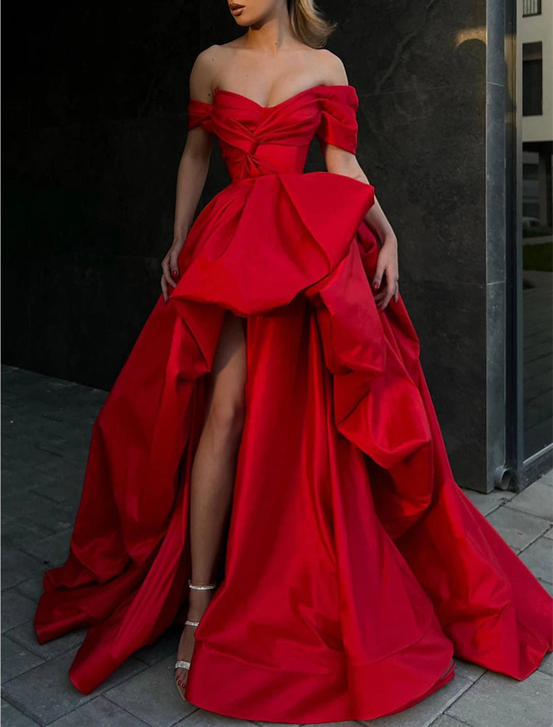 Vestido de noche de corte A, vestido de fiesta rojo y verde, vestido de baile de máscaras, cola larga/cortada, sin mangas, hombros descubiertos, satén con abertura