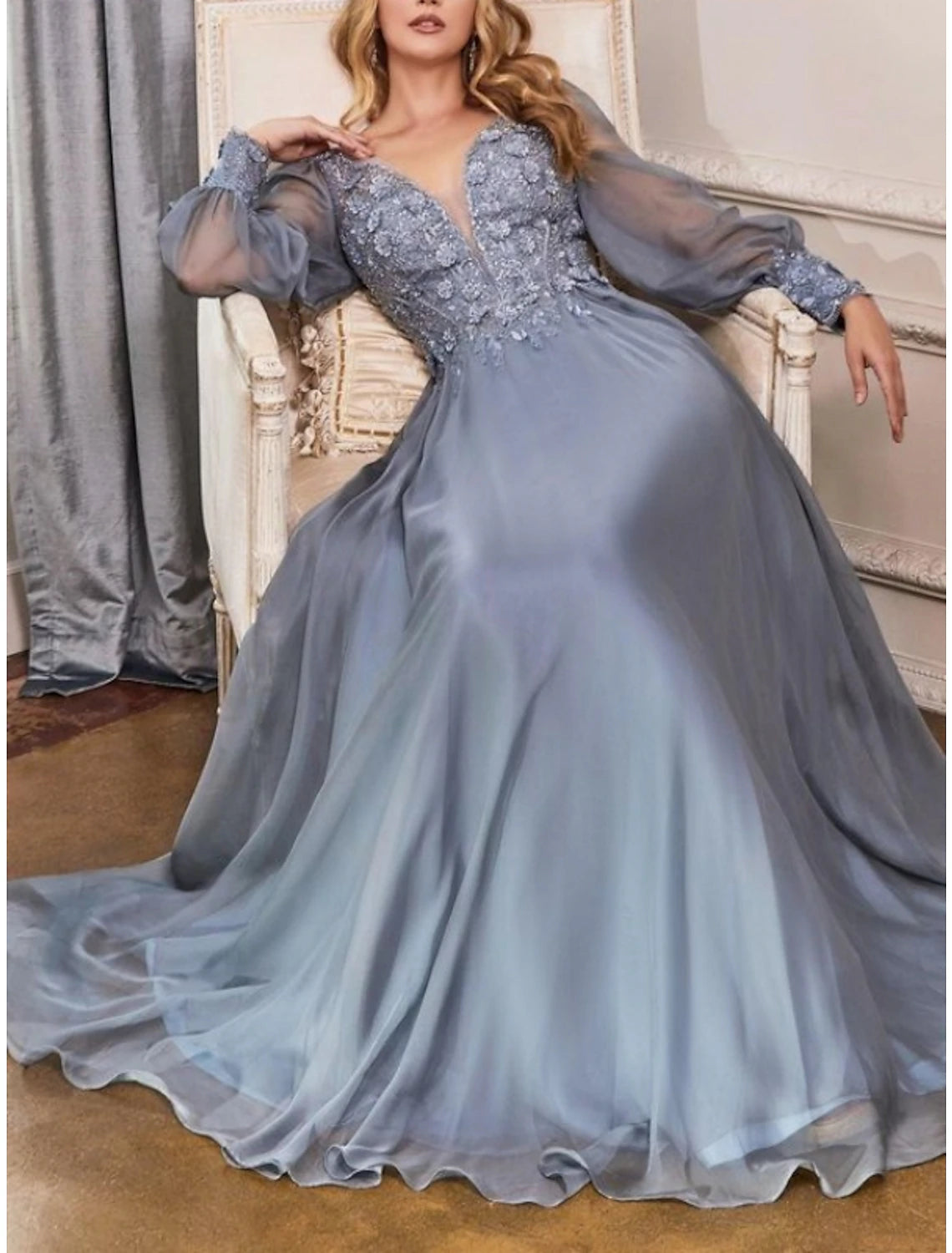 Vestido elegante de dama de honor con escote en V, largo hasta el suelo, manga larga, con apliques plisados, de gasa, 2025