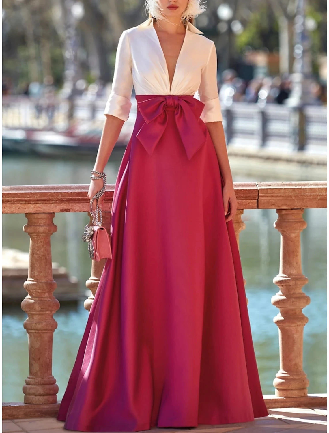 Vestido de noche elegante de corte A, largo formal hasta el suelo, media manga, escote en V, satén con lazo(s) y pliegues.