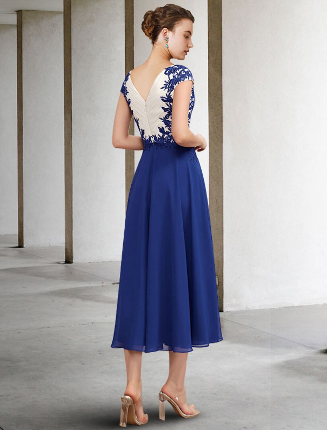 Abito da madre della sposa a trapezio, elegante, con scollo a V, lunghezza tè, in chiffon, maniche corte, con applicazioni, drappeggio laterale, color block