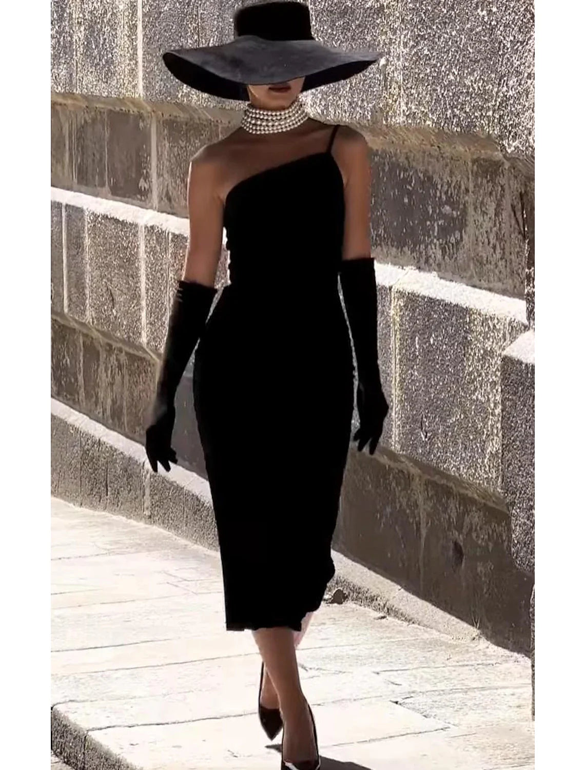 Vestido de cóctel negro con tubo/columna, vestido vintage para fiesta de Halloween, largo hasta la rodilla, sin mangas, un hombro, de tela con tiras