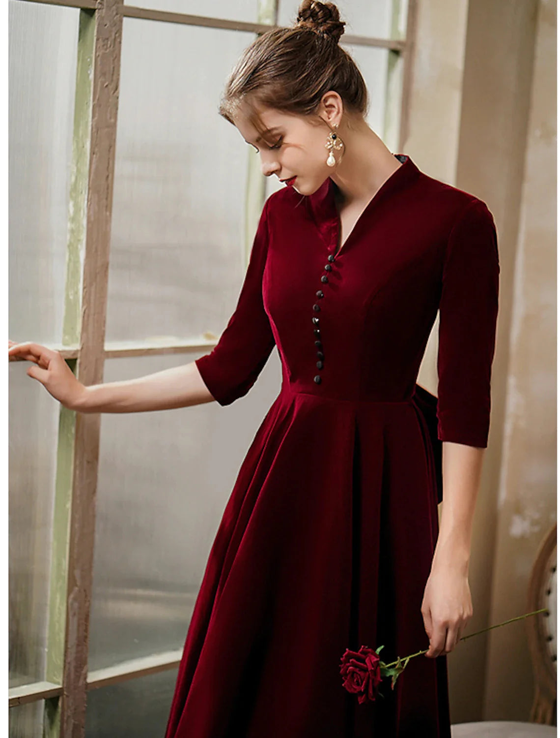 Burgundy Velvet A-Line Knee-Length V-Neck Pleated Cocktail Dress