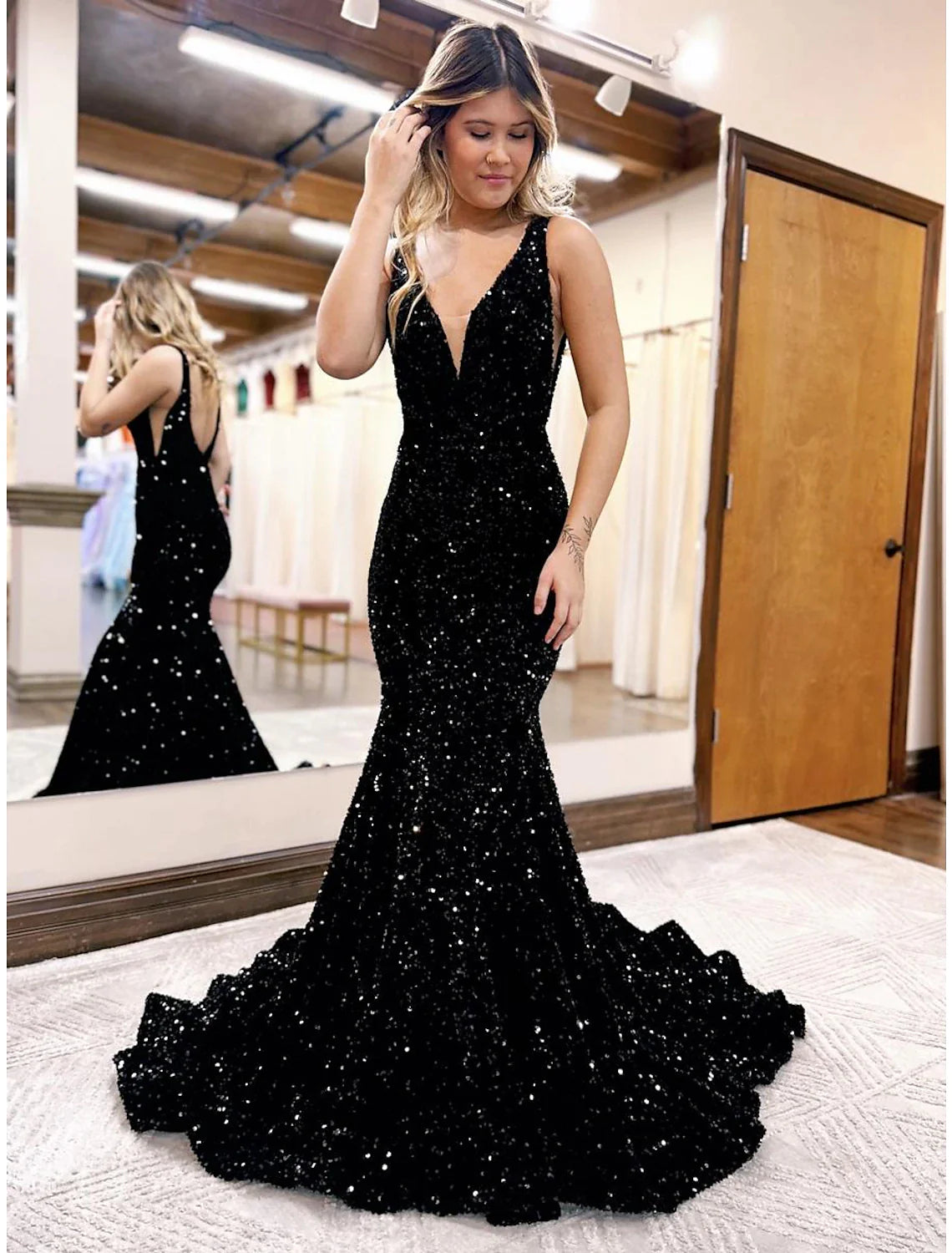 Black Sequin Mermaid Floor-Length Evening Dress with Deep V-Neck