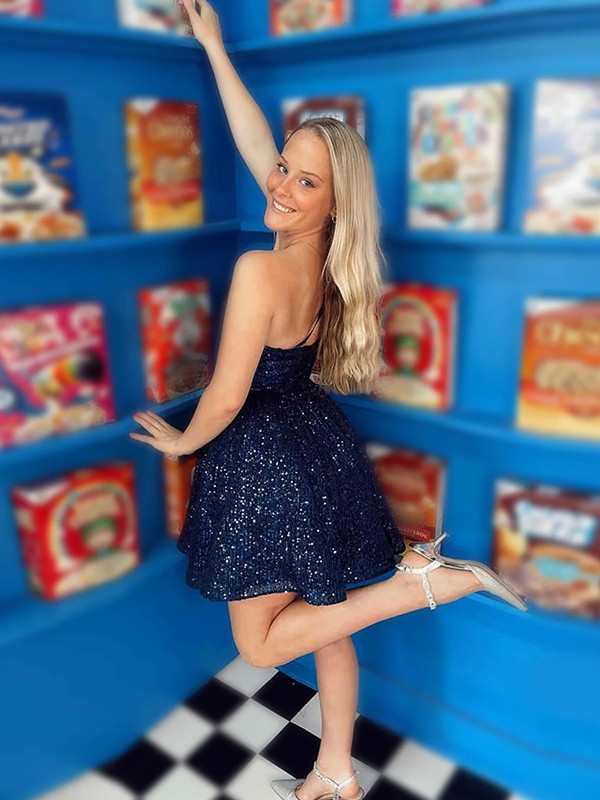 Vestidos cortos/mini sin mangas, de corte A/princesa, con lentejuelas, volantes y un solo hombro