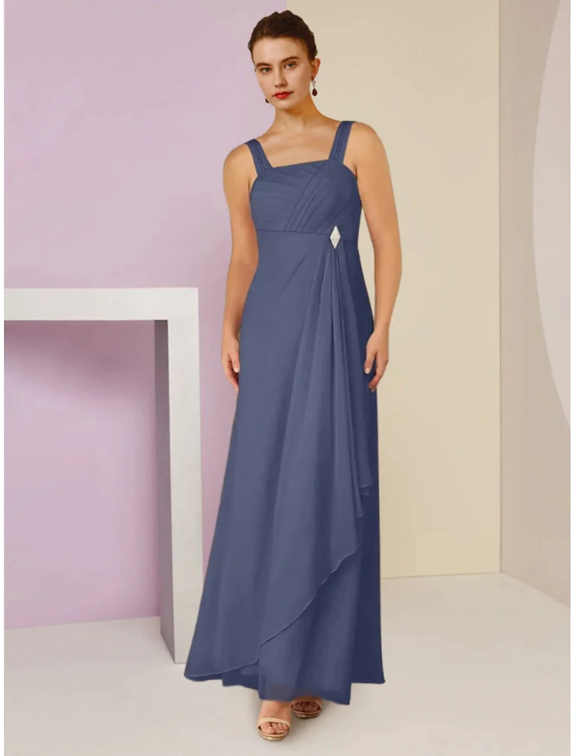 Abito da cerimonia per la madre della sposa, a trapezio, elegante, con scollo quadrato, lunghezza alla caviglia, in chiffon, maniche lunghe, con spilla di cristallo e arricciature