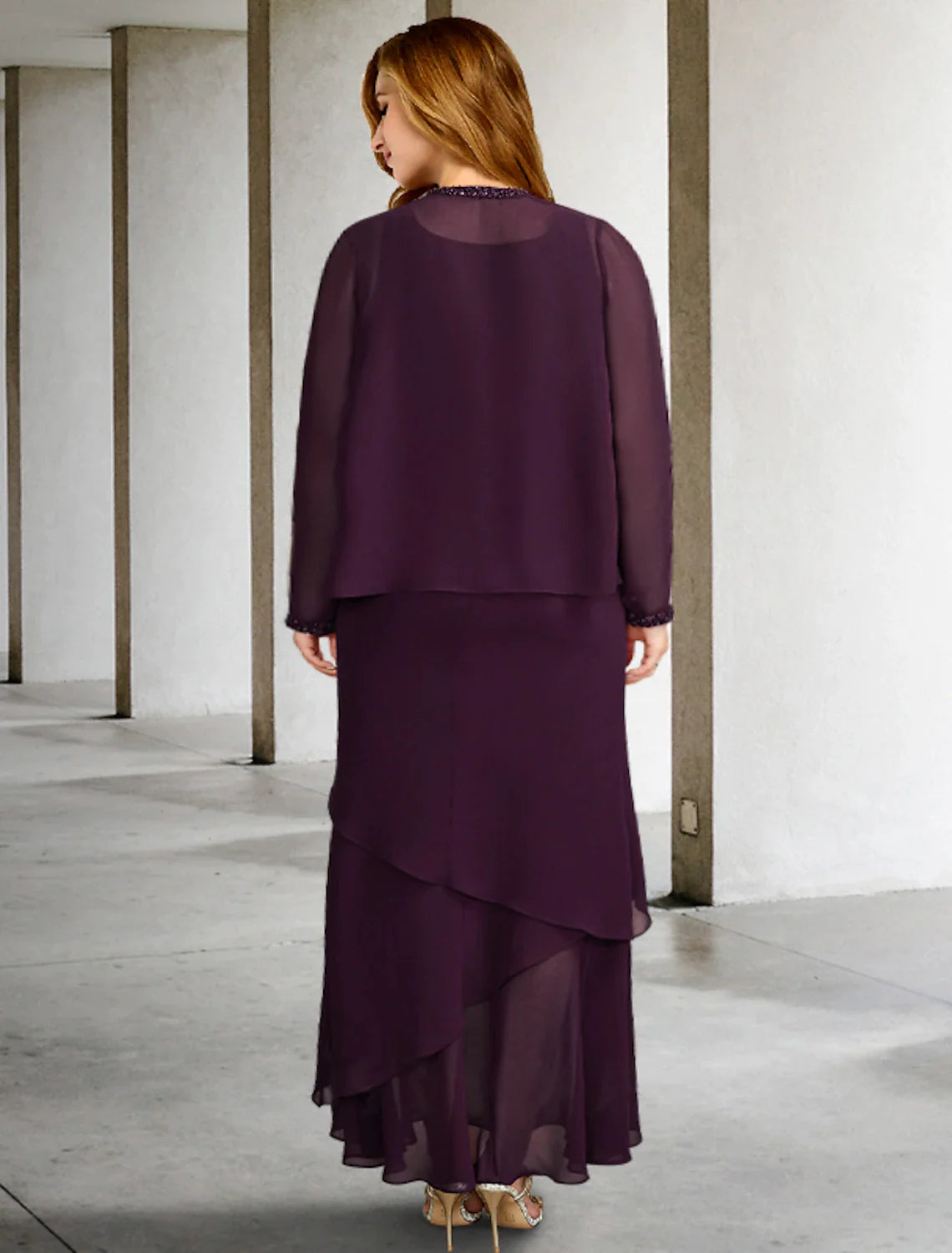 Vestido de dos piezas de corte A para madre de la novia, talla grande, con curvas ocultas en el vientre, elegante, formal, largo hasta los tobillos, sin mangas, cuello cuadrado, de gasa con volantes y cuentas.